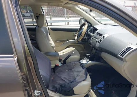 2012 Mitsubishi Outlander Se z USA, uszkodzony, nr VIN JA4AS3AW7CU014570